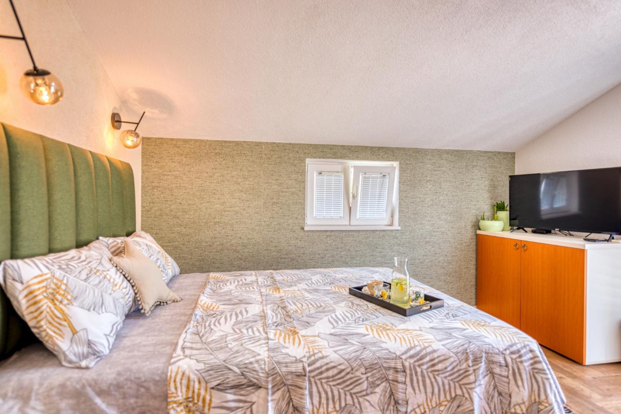 Miro Guesthouse Tivat Chambre photo