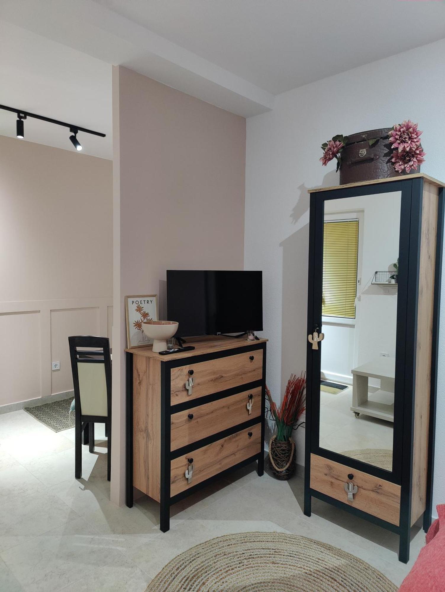 Miro Guesthouse Tivat Extérieur photo