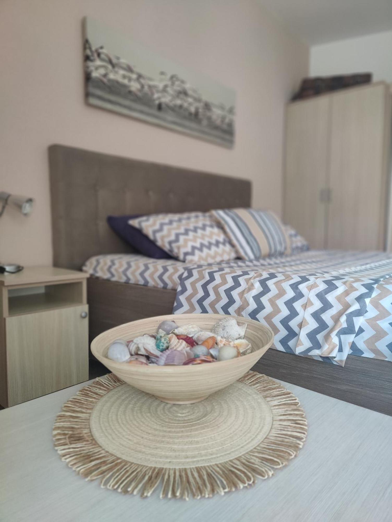 Miro Guesthouse Tivat Extérieur photo